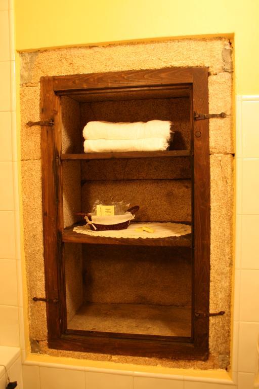 Rectoral De Goian Guest House Саррия Стая снимка
