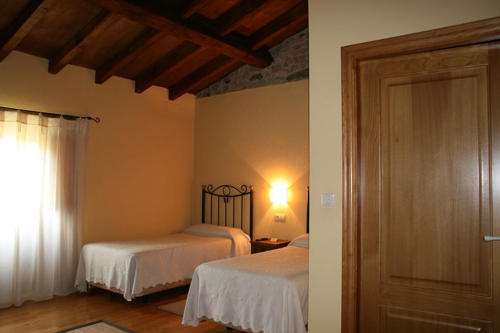 Rectoral De Goian Guest House Саррия Стая снимка